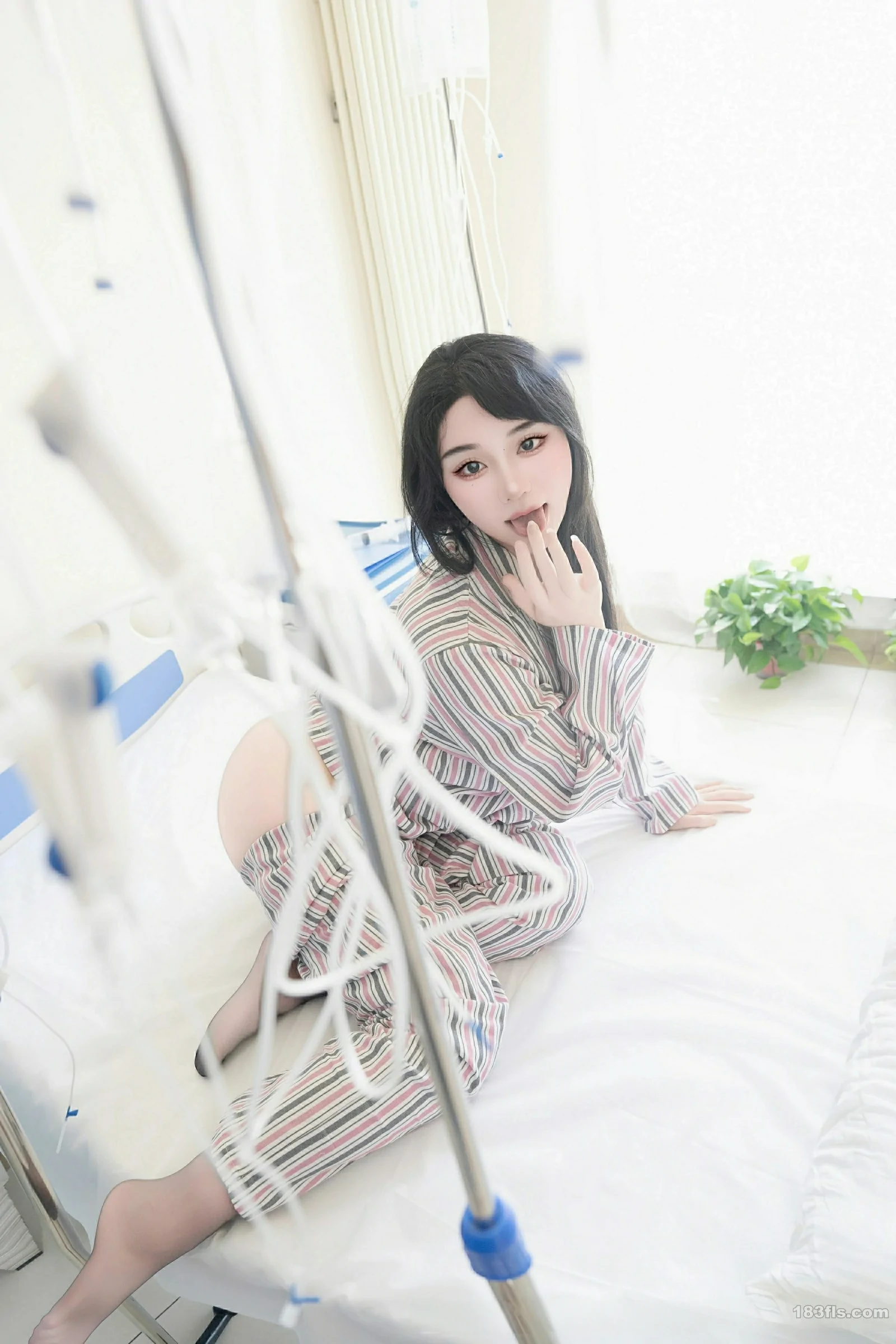 [XIUREN秀人网] 2025.08.14 No.10648 汐汐爱吃草莓第5张