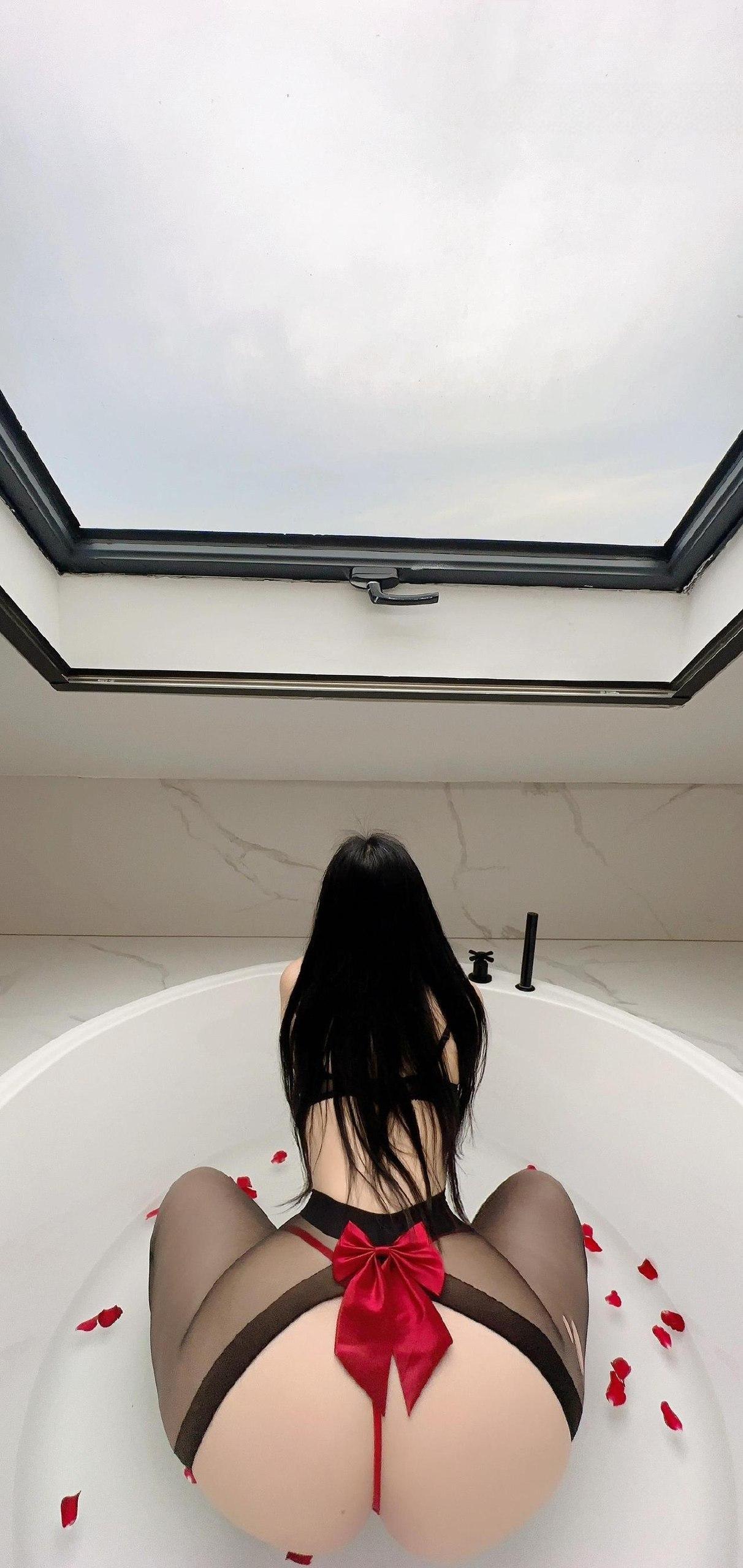 俏妞qiaoniuTT – NO.134 花瓣蜜桃