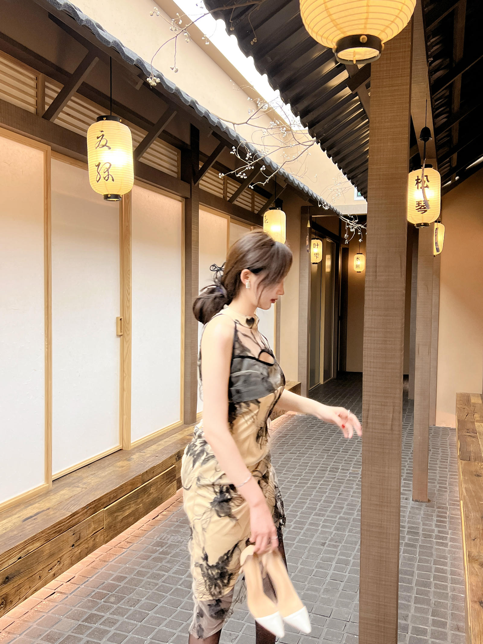周妍希 – 内购原版 国风旗袍